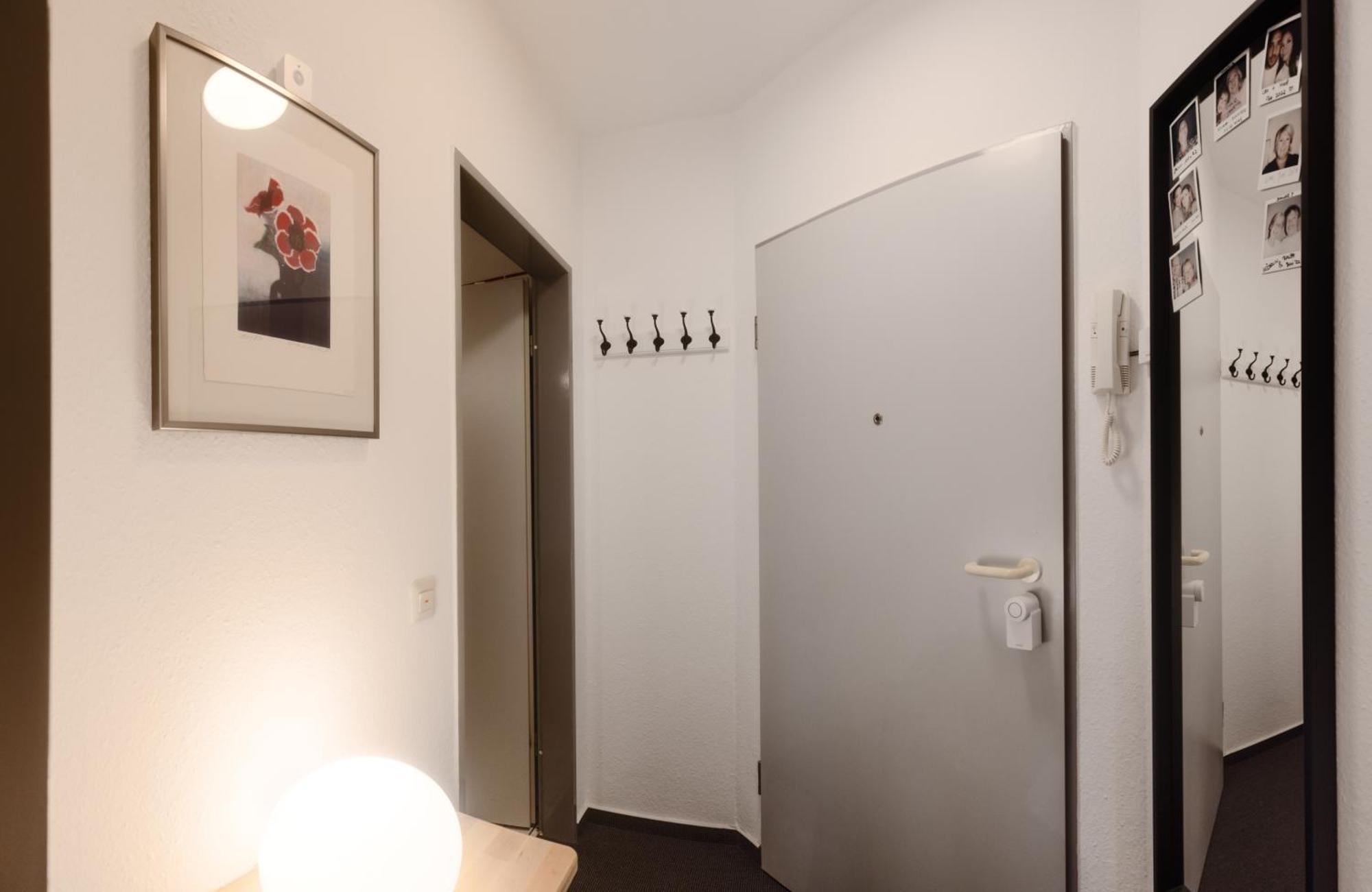 Zentrale Ruhige Wohnung Mit Parkplatz Падерборн Екстериор снимка